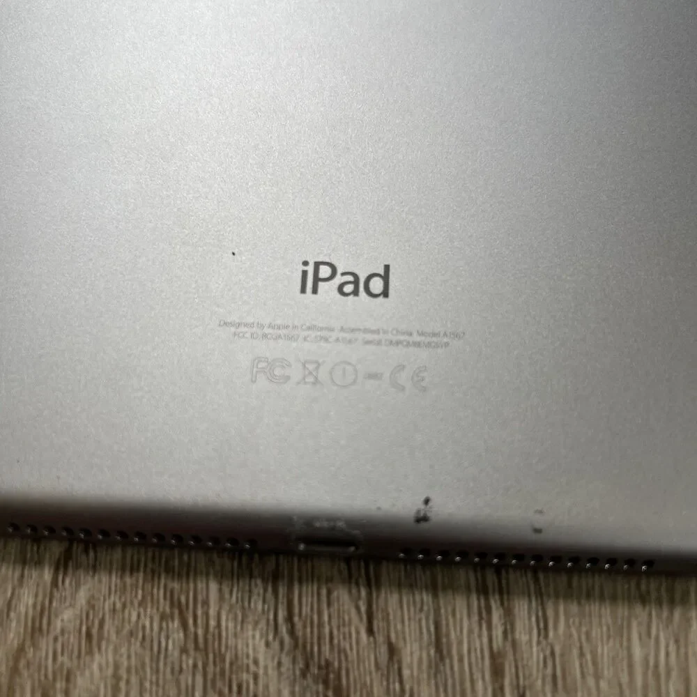 Apple iPad Air 2nd Gen A1567 9.7